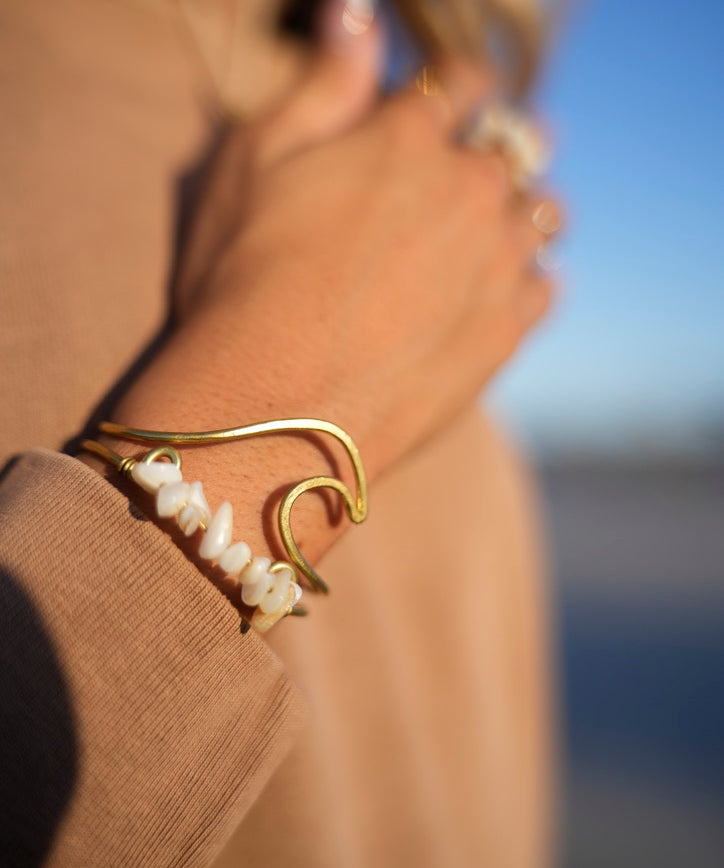 Wavey Bracelet Bronze (Gold Color)