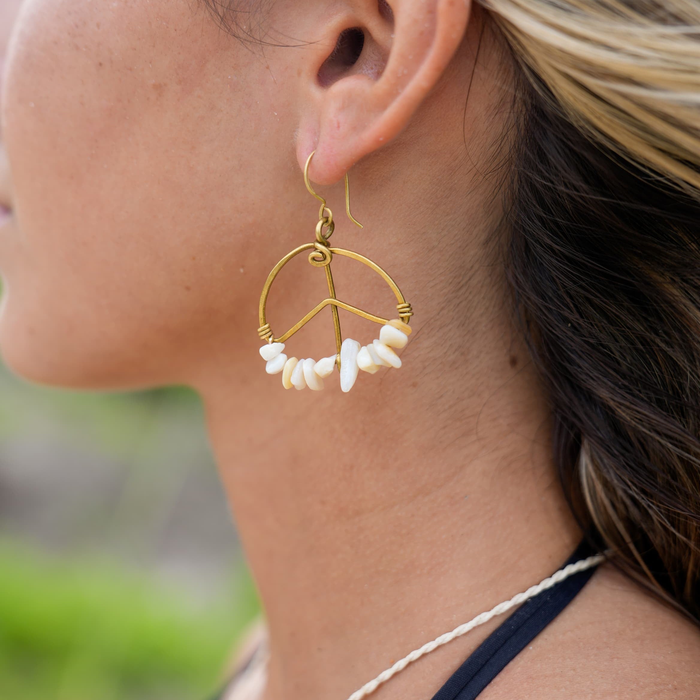 Peace Sign Earrings Bronze (Gold)